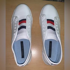 NWOT Tommy Hillfiger Womens Sneakers
